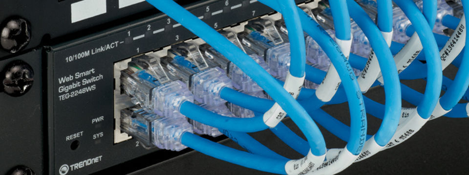 Das AWG-Verkabelungssystems von Panduit halbiert den Durchmesser von 24-AWG Kupferleitern um mehr als die Hälfte. Das AWG-Verkabelungssystems von Panduit halbiert den Durchmesser von 24-AWG Kupferleitern um mehr als die Hälfte.