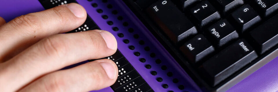 Barrierefreiheit sollte auch bei der Software-Entwicklung zumindest angedacht werden. Barrierefreiheit sollte auch bei der Software-Entwicklung zumindest angedacht werden.