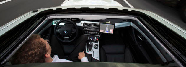 BMW, Intel und Mobileye haben Delphi als neuen Entwicklungspartner und Systemintegrator für ihre Plattform zum automatisierten Fahren angekündigt. BMW, Intel und Mobileye haben Delphi als neuen Entwicklungspartner und Systemintegrator für ihre Plattform zum automatisierten Fahren angekündigt.