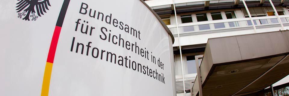 Das BSI hat für die Stellen des Bundes neue Mindeststandards für die Sicherheit beim Mobile Device Management festgelegt. Das BSI hat für die Stellen des Bundes neue Mindeststandards für die Sicherheit beim Mobile Device Management festgelegt.