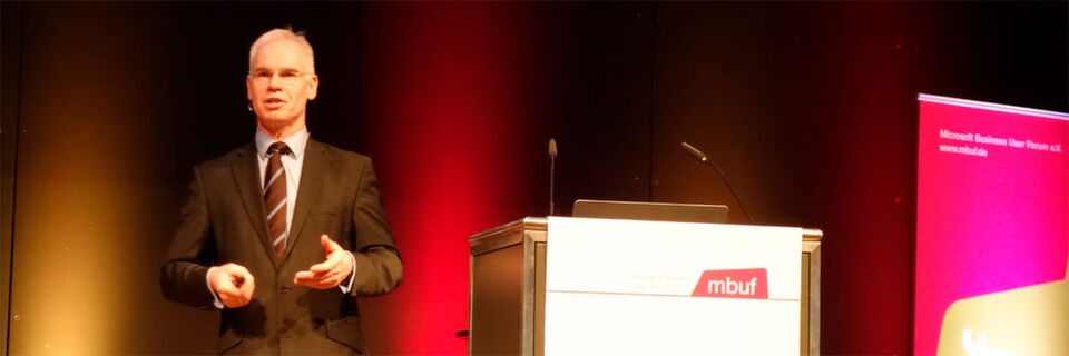 Wie steht es um die Microsoft-Cloud? Rund 400 Anwender hören auf dem Jahreskongress der Microsoft-Anwendervereinigung mbuf die Ausführungen von mbuf-Vorstandssprecher Ralph Alkemade. Wie steht es um die Microsoft-Cloud? Rund 400 Anwender hören auf dem Jahreskongress der Microsoft-Anwendervereinigung mbuf die Ausführungen von mbuf-Vorstandssprecher Ralph Alkemade.