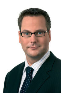 „Wer gerade erst in neue Hardware investiert hat, betreibt Dynamics 365 typischerweise inhouse“, berichtet Frank Naujoks, Lead für Dynamics Ax bei Microsoft Deutschland. „Wenn in drei Jahren der Hardware-Austausch ansteht, stellt sich die Frage völlig neu.“ „Wer gerade erst in neue Hardware investiert hat, betreibt Dynamics 365 typischerweise inhouse“, berichtet Frank Naujoks, Lead für Dynamics Ax bei Microsoft Deutschland. „Wenn in drei Jahren der Hardware-Austausch ansteht, stellt sich die Frage völlig neu.“