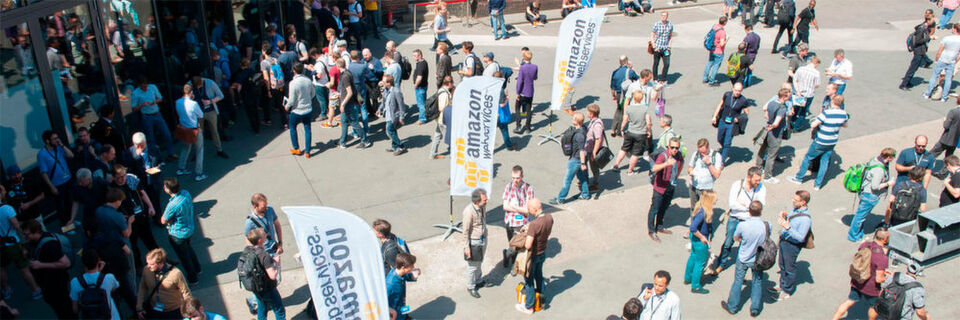 Die bislang größte Veranstaltung von AWS in Deutschland: der AWS Summit 2017 lockte über 3.600 Besucher und rund 70 Aussteller nach Berlin. Die bislang größte Veranstaltung von AWS in Deutschland: der AWS Summit 2017 lockte über 3.600 Besucher und rund 70 Aussteller nach Berlin.