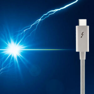 Thunderbolt bald überall? Ab 2018 wird es auch Dritherstellern möglich sein, eigene Chipsätze mit dem High-Speed-Datenübertragungsprotokoll zu fertigen, ohne Lizenzgebühren an Intel zahlen zu müssen. Intel selbst wiederum plant, Thunderbolt 3 künftig direkt in Prozessoren zu integrieren. Thunderbolt bald überall? Ab 2018 wird es auch Dritherstellern möglich sein, eigene Chipsätze mit dem High-Speed-Datenübertragungsprotokoll zu fertigen, ohne Lizenzgebühren an Intel zahlen zu müssen. Intel selbst wiederum plant, Thunderbolt 3 künftig direkt in Prozessoren zu integrieren.