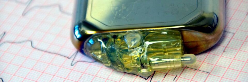 Dem Europaparlament zufolge sollen Brustimplantate, Herzschrittmacher, Hüftprothesen und andere so genannte Medizinprodukte strengeren Qualitätskontrollen unterzogen werden. Dem Europaparlament zufolge sollen Brustimplantate, Herzschrittmacher, Hüftprothesen und andere so genannte Medizinprodukte strengeren Qualitätskontrollen unterzogen werden.