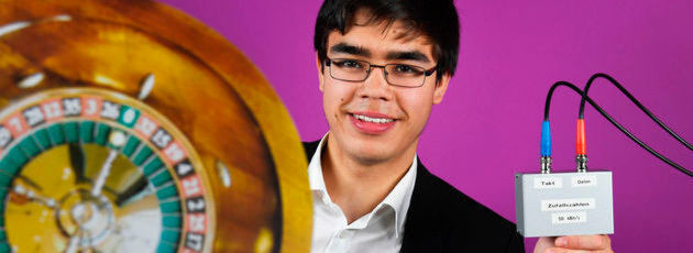 Fabian Höfer: Der Gymnasiast aus Hamburg erhielt für sein digitales Roulette den Sonderpreis des VDE. Fabian Höfer: Der Gymnasiast aus Hamburg erhielt für sein digitales Roulette den Sonderpreis des VDE.