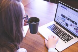 Die Studie zur Nutzung von Online-Content hat ergeben, dass die deutschen Internetnutzer 31 Prozent ihrer Zeit mit Content verbringen, auf den sie zufällig stoßen. Die Studie zur Nutzung von Online-Content hat ergeben, dass die deutschen Internetnutzer 31 Prozent ihrer Zeit mit Content verbringen, auf den sie zufällig stoßen.