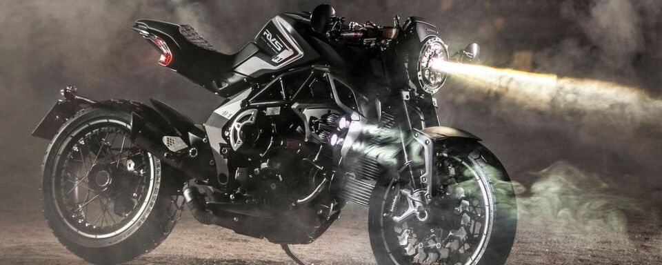 Als Premierenmodell der RVS-Baureihe – die Abkürzung steht für Reparto Veicoli Speciali, also Spezialfahrzeug-Abteilung – wird es die #1 auf Basis der extravaganten Dragster-Baureihe geben. Als Premierenmodell der RVS-Baureihe – die Abkürzung steht für Reparto Veicoli Speciali, also Spezialfahrzeug-Abteilung – wird es die #1 auf Basis der extravaganten Dragster-Baureihe geben.