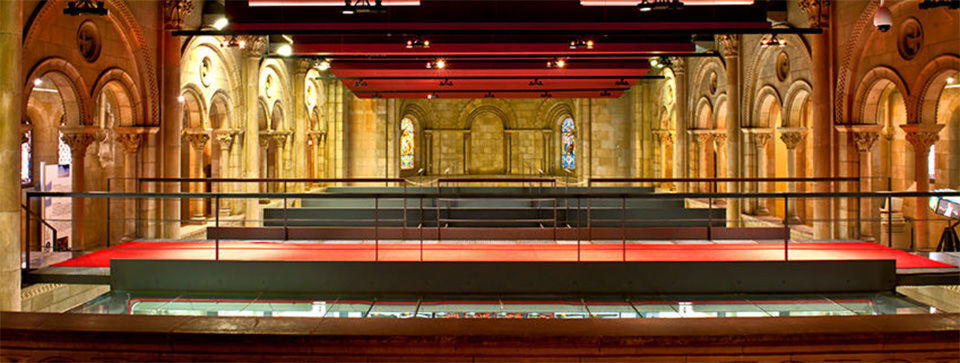 Das Barcelona Supercomputing Center wurde in einer ehemaligen Kirche errichtet. Hier steht der 11,1 petaFLOP Supercomputer mit der Bezeichnung „Mare Nostrum 4“, der auf Lenovo-Technik basiert. Das Barcelona Supercomputing Center wurde in einer ehemaligen Kirche errichtet. Hier steht der 11,1 petaFLOP Supercomputer mit der Bezeichnung „Mare Nostrum 4“, der auf Lenovo-Technik basiert.