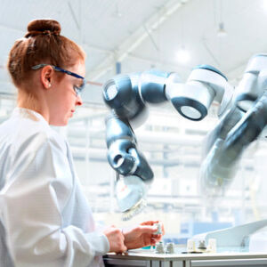 Hand in Hand mit der Maschine: Die duetsche Robotik- und Automatisierungsbranche ist weiterhin auch einem Umsatz-Rekordkurs. Nach Ansicht des VDMA sind dabei bestehende Trends wie Digitalisierung und Industrie 4.0 Garanten dafür, um auch in Zukunft hohe Prduuktivität und Arbeitsplätze zu erhalten. Hand in Hand mit der Maschine: Die duetsche Robotik- und Automatisierungsbranche ist weiterhin auch einem Umsatz-Rekordkurs. Nach Ansicht des VDMA sind dabei bestehende Trends wie Digitalisierung und Industrie 4.0 Garanten dafür, um auch in Zukunft hohe Prduuktivität und Arbeitsplätze zu erhalten.