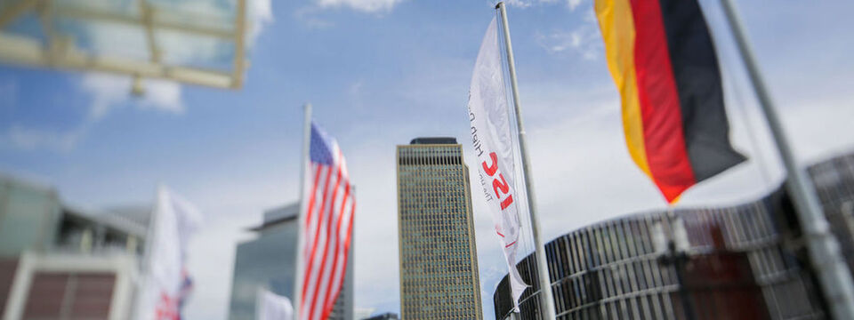 Die Internationale Supercomputing Conference (ISC 2017) in Frankfurt endete gestern, am 22. Juni. Autor Michael Matzer war dort und berichtet nun von den Trends im High Performance Computing. Die Internationale Supercomputing Conference (ISC 2017) in Frankfurt endete gestern, am 22. Juni. Autor Michael Matzer war dort und berichtet nun von den Trends im High Performance Computing.