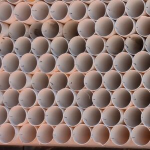 PVC ist der weltweit für Kunststoffrohre am häufigsten eingesetzte Werkstoff. PVC ist der weltweit für Kunststoffrohre am häufigsten eingesetzte Werkstoff.