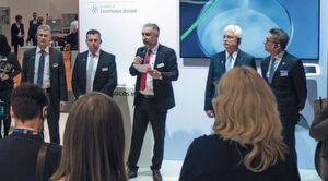 Die Geschäftsführer der Excellence United-Unternehmen beim Presserundgang auf der Interpack. v.l.n.r.: Markus Ströbel (Bausch&Ströbel), Thomas Weller (Harro Höfliger), Thomas Hofmaier (Glatt), Siegfried Drost (Uhlmann), Olaf J. Müller (Fette) Die Geschäftsführer der Excellence United-Unternehmen beim Presserundgang auf der Interpack. v.l.n.r.: Markus Ströbel (Bausch&Ströbel), Thomas Weller (Harro Höfliger), Thomas Hofmaier (Glatt), Siegfried Drost (Uhlmann), Olaf J. Müller (Fette)