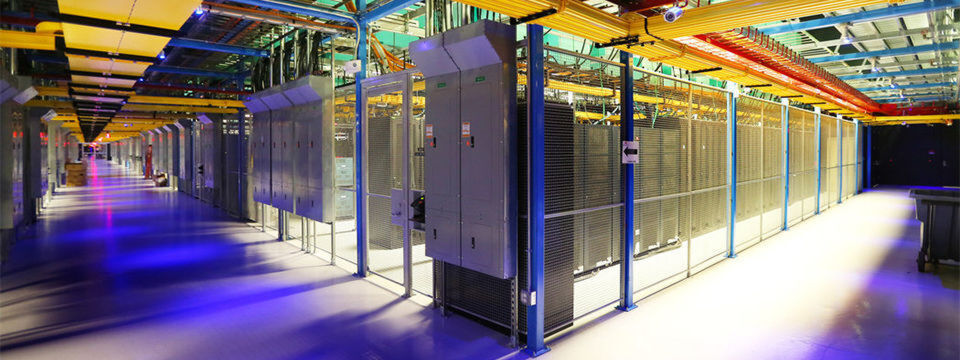 Nach zwölf Monaten Bauzeit eröffnet Equinix nach dem Vorbild von „FR 4“ und „FR 5“ sein siebtes Rechenzentrum in Frankfurt: "FR 6". Nach zwölf Monaten Bauzeit eröffnet Equinix nach dem Vorbild von „FR 4“ und „FR 5“ sein siebtes Rechenzentrum in Frankfurt: "FR 6".