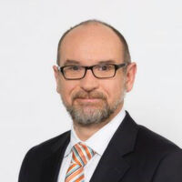 Thomas Kombrecht ist Produkt Marketing Manager für die Microsoft Dynamics-Produkte. Thomas Kombrecht ist Produkt Marketing Manager für die Microsoft Dynamics-Produkte.