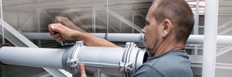 Schnell und einfach: Ohne Spezialwerkzeug kann das neue Druckluftsystem zügig eingebaut werden. Schnell und einfach: Ohne Spezialwerkzeug kann das neue Druckluftsystem zügig eingebaut werden.