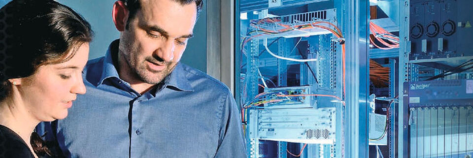 IT-Beratern gelingt es durch ihren neutralen Blick von außen oft am besten, verschiedene firmeninterne Expertengruppen auf Digitalisierungsprojekte einzuschwören. Der Dienstleister muss dabei vor allem die digitalen Kompetenzen abbilden. IT-Beratern gelingt es durch ihren neutralen Blick von außen oft am besten, verschiedene firmeninterne Expertengruppen auf Digitalisierungsprojekte einzuschwören. Der Dienstleister muss dabei vor allem die digitalen Kompetenzen abbilden.