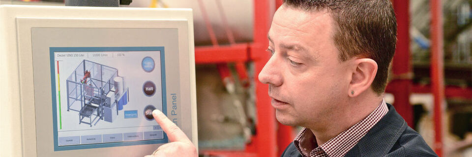 Oliver Würfel, Geschäftsführer der CNC Automation Würfel, ist es durch den durchgängigen Einsatz von Yaskawa-Komponenten gelungen, die Bedienung der Anlage überaus anwenderfreundlich zu gestalten. Oliver Würfel, Geschäftsführer der CNC Automation Würfel, ist es durch den durchgängigen Einsatz von Yaskawa-Komponenten gelungen, die Bedienung der Anlage überaus anwenderfreundlich zu gestalten.