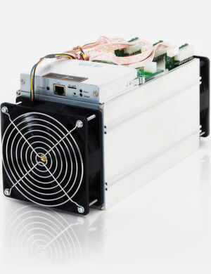 Der Rechner „Antminer S9“ von Bimain. Das Control-Board des S9 nutzt einen FPGA der Serie “Xilinx Zynq-7000” mit einem “Dual ARM Cortex-A9” Micro-Prozessor. Der Rechner „Antminer S9“ von Bimain. Das Control-Board des S9 nutzt einen FPGA der Serie “Xilinx Zynq-7000” mit einem “Dual ARM Cortex-A9” Micro-Prozessor.