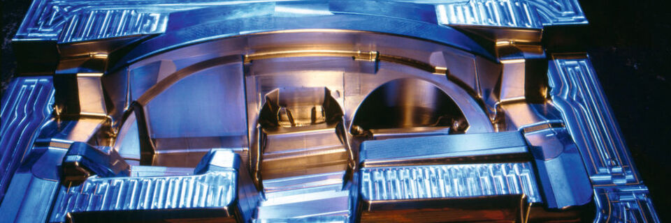 Bigger components, complex moulds and more challenging surface qualities – the requirements for plastic moulds are constantly growing. Bigger components, complex moulds and more challenging surface qualities – the requirements for plastic moulds are constantly growing.