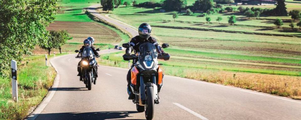 Die neue Version der Dekra Motorrad-App steht ab sofort zum kostenlosen Download bereit. Die neue Version der Dekra Motorrad-App steht ab sofort zum kostenlosen Download bereit.