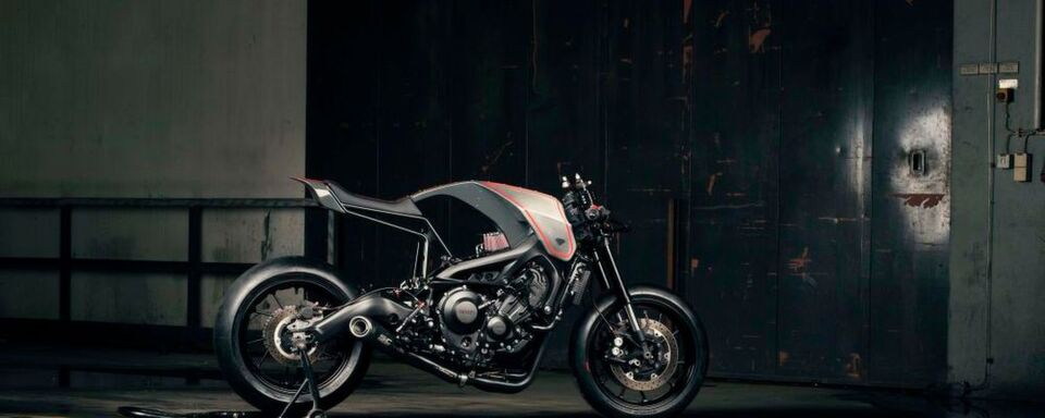 Als Gemeinschaftsprojekt zwischen TW-Steel, Diamond Atelier und Yamaha Motor Deutschland entstand ein neues Custombike, das XSR900 AEON. Als Gemeinschaftsprojekt zwischen TW-Steel, Diamond Atelier und Yamaha Motor Deutschland entstand ein neues Custombike, das XSR900 AEON.