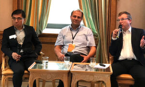 Anlässlich der Präsentation der zweiten Server-Generation von QCT, die auf Intel Xeon Scalabe basiert, stellten sich der weltweit angesehene und bestens vernetzte James Jau, Vice President of R&D bei QCT, (links), Rainer Sträter, Vice President Global Platform Hosting bei 1&1, sowie Stephan Gillich, Director Technical Computing, Analytics, and AI GTM EMEA bei Intel dem Diskurs. Anlässlich der Präsentation der zweiten Server-Generation von QCT, die auf Intel Xeon Scalabe basiert, stellten sich der weltweit angesehene und bestens vernetzte James Jau, Vice President of R&D bei QCT, (links), Rainer Sträter, Vice President Global Platform Hosting bei 1&1, sowie Stephan Gillich, Director Technical Computing, Analytics, and AI GTM EMEA bei Intel dem Diskurs.