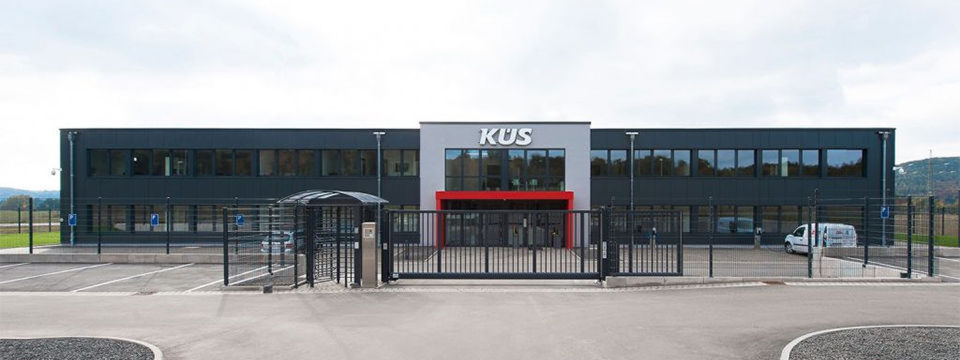 Das Rechenzentrum der KÜS Data GmbH ist jetzt nach der EN DIN 50600 zertifiziert. Das Deutsche Institut für Qualitätsförderung e. V. (DIQ) aus Saarbrücken, also: die lokale Zertifizierungsstelle DIQ Zert GmbH, hat das Rechenzentrum auditiert. Das Rechenzentrum der KÜS Data GmbH ist jetzt nach der EN DIN 50600 zertifiziert. Das Deutsche Institut für Qualitätsförderung e. V. (DIQ) aus Saarbrücken, also: die lokale Zertifizierungsstelle DIQ Zert GmbH, hat das Rechenzentrum auditiert.