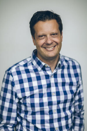Reinhard Waldinger kümmert sich um Accounting, Finance, Business Services und Supply Chain für das internationale Rackspace-Geschäft, kümmert sich um Kunden, Racker, wie sich die Rackspace-Mitarbeiter nennen, und um die Aktionäre. Reinhard Waldinger kümmert sich um Accounting, Finance, Business Services und Supply Chain für das internationale Rackspace-Geschäft, kümmert sich um Kunden, Racker, wie sich die Rackspace-Mitarbeiter nennen, und um die Aktionäre.