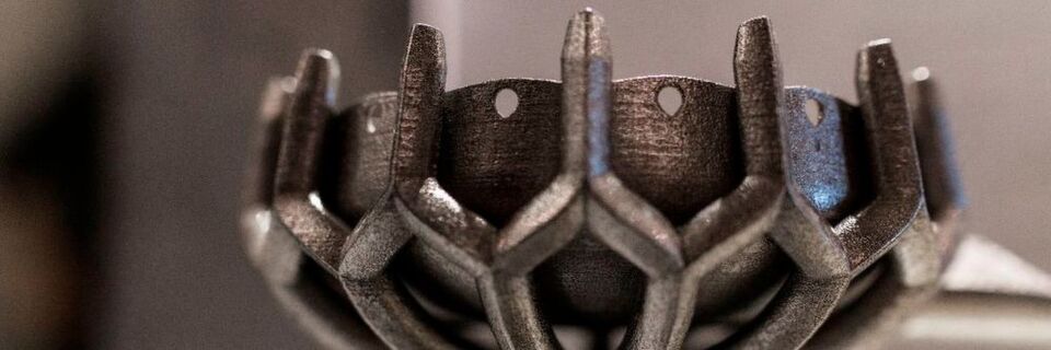 In der ersten 3D-Druck-Fabrik wird nun auch Metal Coating angeboten. Die Prozesstechnik dazu hat Fit selbst entwickelt. In der ersten 3D-Druck-Fabrik wird nun auch Metal Coating angeboten. Die Prozesstechnik dazu hat Fit selbst entwickelt.