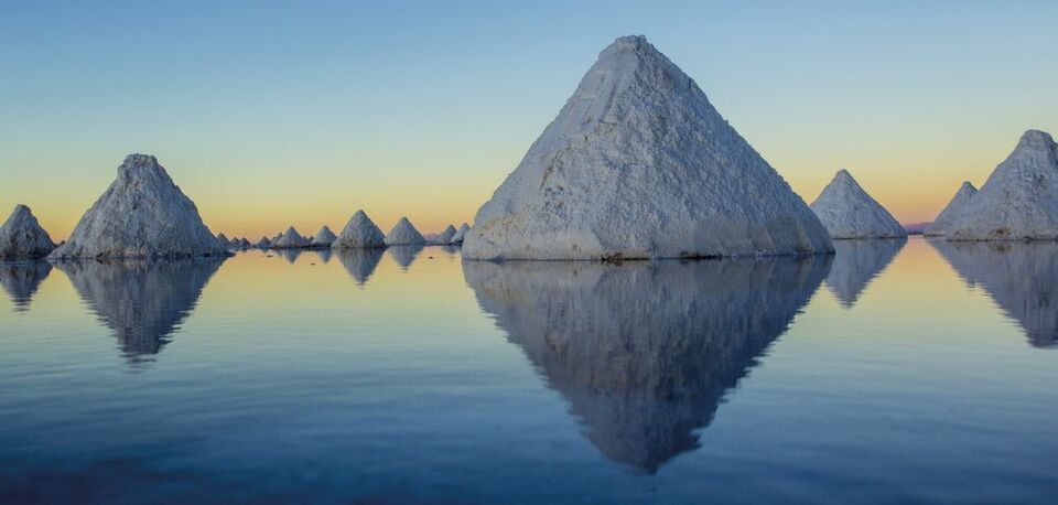Abb. 1: In der Natur sind Salzvorkommen wie hier im bolivianischen Salar de Uyuni wichtige Ressourcen. Die Analytik fordern salzhaltige Proben regelmäßig heraus. Abb. 1: In der Natur sind Salzvorkommen wie hier im bolivianischen Salar de Uyuni wichtige Ressourcen. Die Analytik fordern salzhaltige Proben regelmäßig heraus.