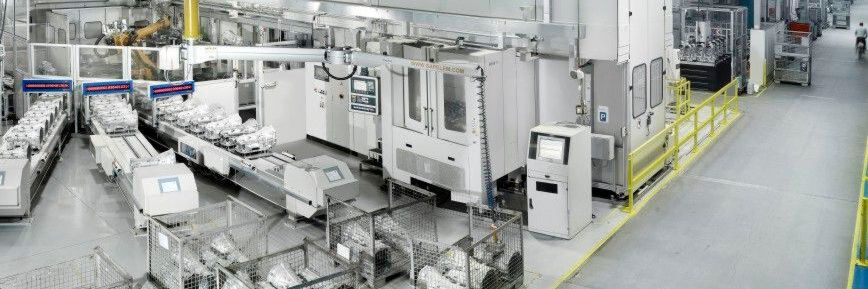 Digitaler Pionier: Die Gebr. Heller Maschinenfabrik geht Industrie 4.0 bereits seit 2010 in einem separaten Entwicklungsbereich an (im Bild ein Blick in eine vernetzte Produktion bei einem Kunden). Digitaler Pionier: Die Gebr. Heller Maschinenfabrik geht Industrie 4.0 bereits seit 2010 in einem separaten Entwicklungsbereich an (im Bild ein Blick in eine vernetzte Produktion bei einem Kunden).