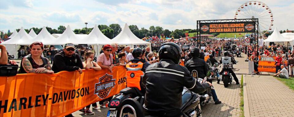 Mehr als 25.000 Besucher feierten bei den Dresden Harley Days vom 06.-08. August. Mehr als 25.000 Besucher feierten bei den Dresden Harley Days vom 06.-08. August.