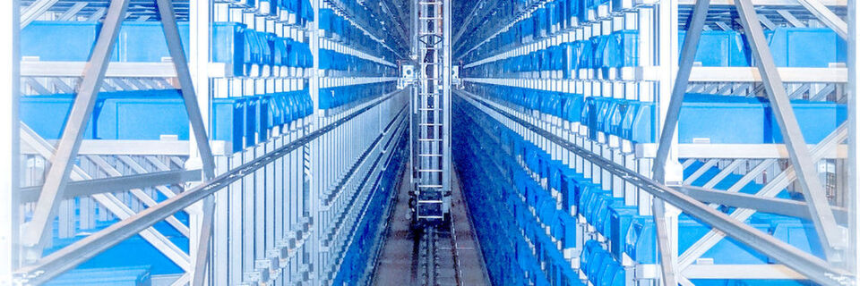 Mit der Erweiterung des Distributionszentrums um ein zweites Kleinteilelager erhöht SSI Schäfer die Lagerkapazität von Galexis um 81.500 Behälterstellplätze. Mit der Erweiterung des Distributionszentrums um ein zweites Kleinteilelager erhöht SSI Schäfer die Lagerkapazität von Galexis um 81.500 Behälterstellplätze.