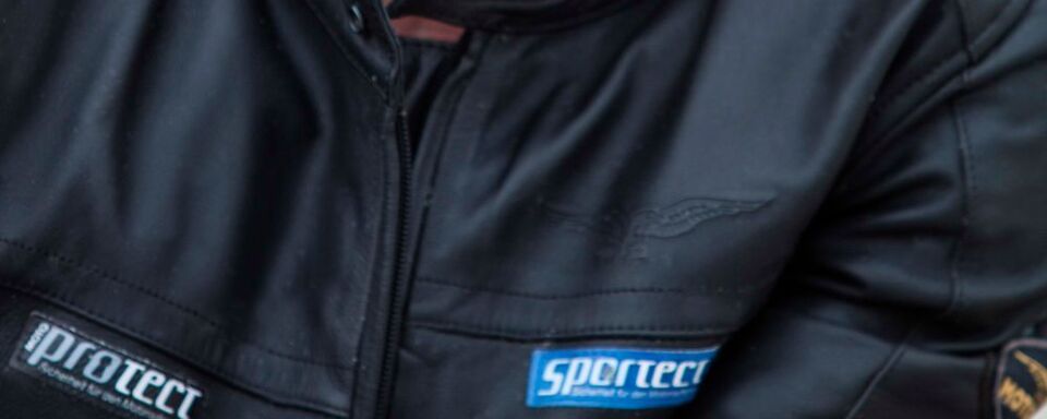 Peter Zitzmann ist Versicherungsprofi, leidenschaftlicher Motorradfahrer und Kenner der Motorradhändlerszene. Peter Zitzmann ist Versicherungsprofi, leidenschaftlicher Motorradfahrer und Kenner der Motorradhändlerszene.