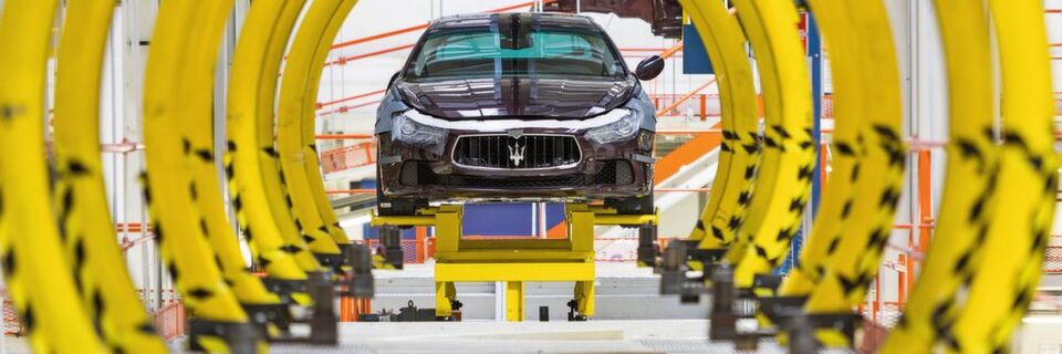 Modernste Planungs-, Entwicklungs- und Fertigungsmethoden haben bei diesem italienischen Automobilproduzenten Einzug gehalten, um damit nicht nur höchste Qualität, sondern auch maximale Effizienz zu erzielen. (Das Bild zeigt die Fertigung des Maserati Ghibli in Grugliasco/Italien) Modernste Planungs-, Entwicklungs- und Fertigungsmethoden haben bei diesem italienischen Automobilproduzenten Einzug gehalten, um damit nicht nur höchste Qualität, sondern auch maximale Effizienz zu erzielen. (Das Bild zeigt die Fertigung des Maserati Ghibli in Grugliasco/Italien)