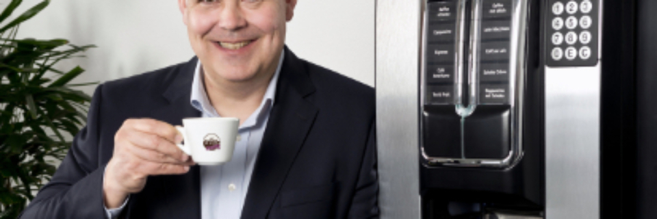 Der Kunde will frischen Kaffee haben und sich um nichts Lästiges rund um die Maschine kümmern müssen. Das hat coffee-at-work-Geschäftsführer Martin Sesjak erkannt und umgesetzt. Der Kunde will frischen Kaffee haben und sich um nichts Lästiges rund um die Maschine kümmern müssen. Das hat coffee-at-work-Geschäftsführer Martin Sesjak erkannt und umgesetzt.