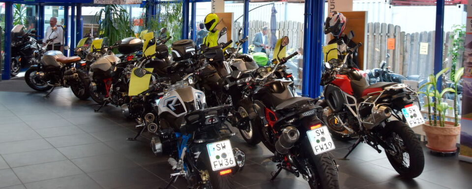 BMW – hier im Bild der Showroom von Motorrad Witzel in Sennfeld – ist nach wie vor gut unterwegs. BMW – hier im Bild der Showroom von Motorrad Witzel in Sennfeld – ist nach wie vor gut unterwegs.
