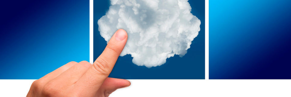 Es gibt zwei Schlüsselfunktionen, mithilfe derer Unternehmen in der Lage sind, die Cloud als einen Business Enabler ohne Risiko zu nutzen. Es gibt zwei Schlüsselfunktionen, mithilfe derer Unternehmen in der Lage sind, die Cloud als einen Business Enabler ohne Risiko zu nutzen.