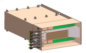 Ein "Spaceborne Computer": Hinter einem Frontelement mit Anschüssen (links) und Wärmetauscher verbergen sich Motherboards und SSD-Massenspeicher. Ein "Spaceborne Computer": Hinter einem Frontelement mit Anschüssen (links) und Wärmetauscher verbergen sich Motherboards und SSD-Massenspeicher.