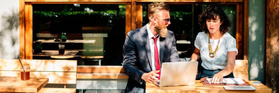 Die übergreifende Zusammenarbeit und Transparenz in allen Ebenen sind zwei zentrale Anforderungen an Unternehmen in Zeiten der Digitalisierung. Die übergreifende Zusammenarbeit und Transparenz in allen Ebenen sind zwei zentrale Anforderungen an Unternehmen in Zeiten der Digitalisierung.