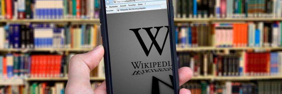 Eine zentrale, verwaltete Wissensbasis im Wiki-Stil ist für verteilte Teams eine durchaus sinnvolle Lösung. Eine zentrale, verwaltete Wissensbasis im Wiki-Stil ist für verteilte Teams eine durchaus sinnvolle Lösung.