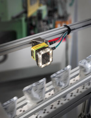 Aufgrund seiner Modularität kommt die In-Sight 7000 Serie in unterschiedlichen Branchen zum Einsatz. Aufgrund seiner Modularität kommt die In-Sight 7000 Serie in unterschiedlichen Branchen zum Einsatz.