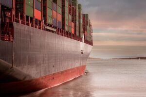 Logistik ist in Deutschland der größte Wirtschaftsbereich nach der Automobilwirtschaft und dem Handel. 2016 erwirtschafteten Logistikunternehmen rund 258 Mrd. Euro Umsatz. Logistik ist in Deutschland der größte Wirtschaftsbereich nach der Automobilwirtschaft und dem Handel. 2016 erwirtschafteten Logistikunternehmen rund 258 Mrd. Euro Umsatz.