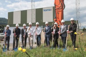 (v.l.): Pete Widmer, Büro für Bauökonomie; Bruno Amberg, Gebr. Amberg Bauunternehmung AG; Stefan Dellenbach, Basler & Hoffmann West AG; Thomas Burch, Projektleiter Neubau Dierikon, Komax; Matijas Meyer, CEO Komax Group; Andreas Wolfisberg, CFO Komax Group, Alexandra Lang, Gemeindeamtfrau von Dierikon; André Amberg, Gebr. Amberg Bauunternehmung AG, Niklaus Graber, Graber & Steiger (v.l.): Pete Widmer, Büro für Bauökonomie; Bruno Amberg, Gebr. Amberg Bauunternehmung AG; Stefan Dellenbach, Basler & Hoffmann West AG; Thomas Burch, Projektleiter Neubau Dierikon, Komax; Matijas Meyer, CEO Komax Group; Andreas Wolfisberg, CFO Komax Group, Alexandra Lang, Gemeindeamtfrau von Dierikon; André Amberg, Gebr. Amberg Bauunternehmung AG, Niklaus Graber, Graber & Steiger