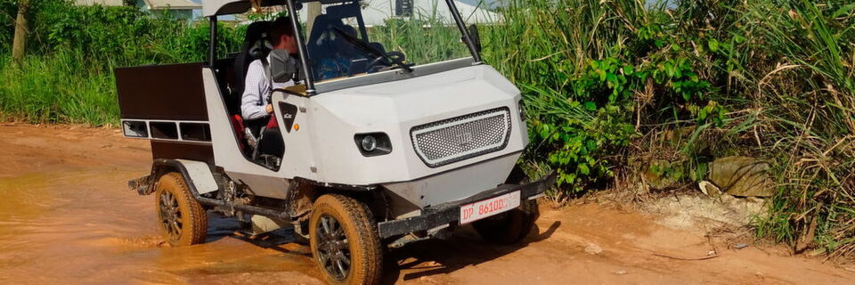 Die TU München hat ein Elektroauto für Afrika entwickelt. In Ghana wurde der erste Prototyp aCar unter realen Bedingungen getestet. Die TU München hat ein Elektroauto für Afrika entwickelt. In Ghana wurde der erste Prototyp aCar unter realen Bedingungen getestet.