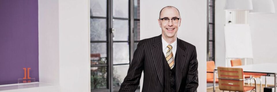 Dirk Stocksmeier, Vorstandsvorsitzender der Berliner init AG, spricht sich für eine stärkere Bündelung der eGovernment-Angebote – auch für die Wirtschaft – aus Dirk Stocksmeier, Vorstandsvorsitzender der Berliner init AG, spricht sich für eine stärkere Bündelung der eGovernment-Angebote – auch für die Wirtschaft – aus