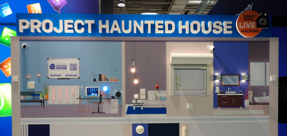 Für mehr Sicherheit im Smart Home: Im Haunted House ist hacken erwünscht. Erste Ergebnisse zur Sicherheit vernetzter Gebäude sind allerdings ernüchternd. Für mehr Sicherheit im Smart Home: Im Haunted House ist hacken erwünscht. Erste Ergebnisse zur Sicherheit vernetzter Gebäude sind allerdings ernüchternd.