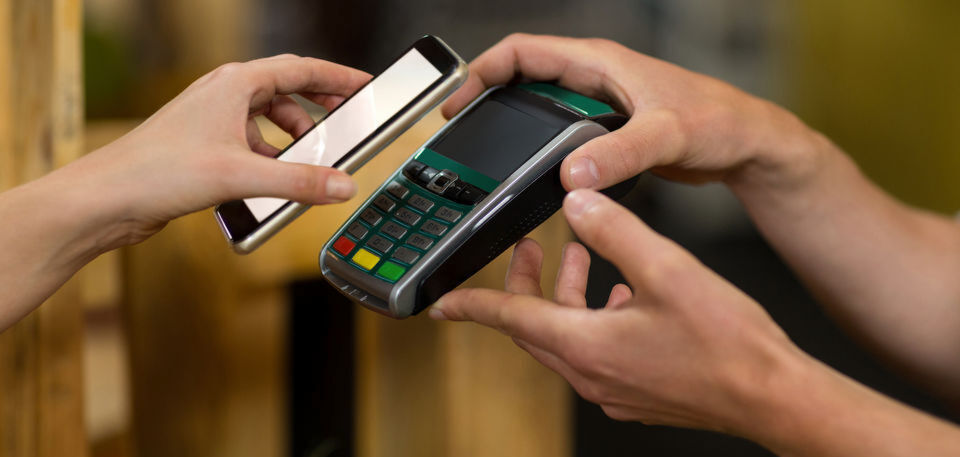 Mit dem RFID-Ableger NFC lassen sich kontaktlose Payment-Services realisieren. Mit dem RFID-Ableger NFC lassen sich kontaktlose Payment-Services realisieren.