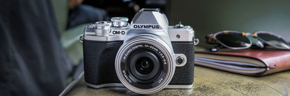 Mit neuem Bedienkonzept wartet die OM-D E-M10 Mark III von Olympus auf. Mit neuem Bedienkonzept wartet die OM-D E-M10 Mark III von Olympus auf.